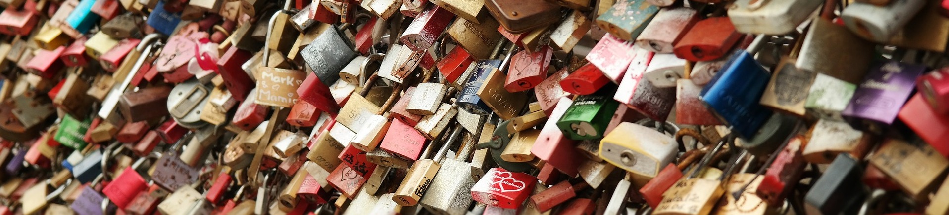 07_locks_castle-505878_1920_thomas_b_pixabay_cropped.jpg