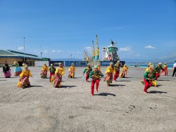 welcome on the dock in Puerto Princesa, The Philippines