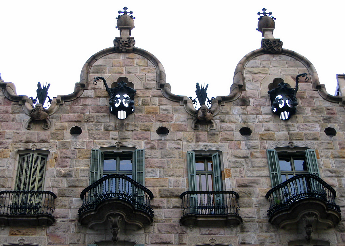 Gaudi S Casa Calvet